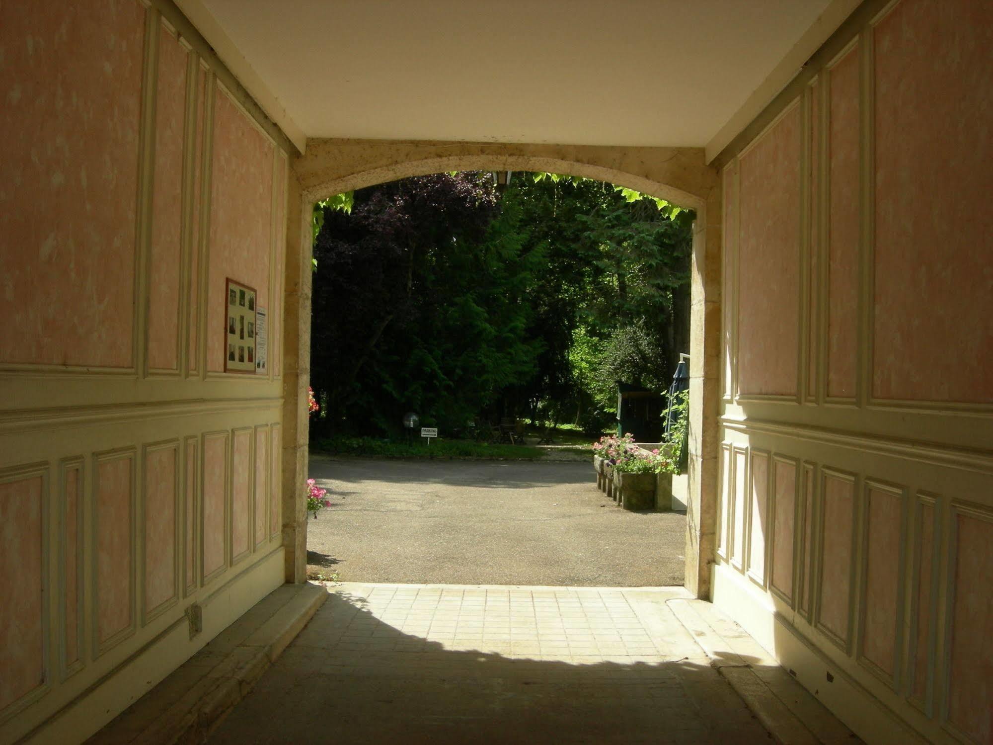Cit'Hotel Avallon Vauban Exterior foto